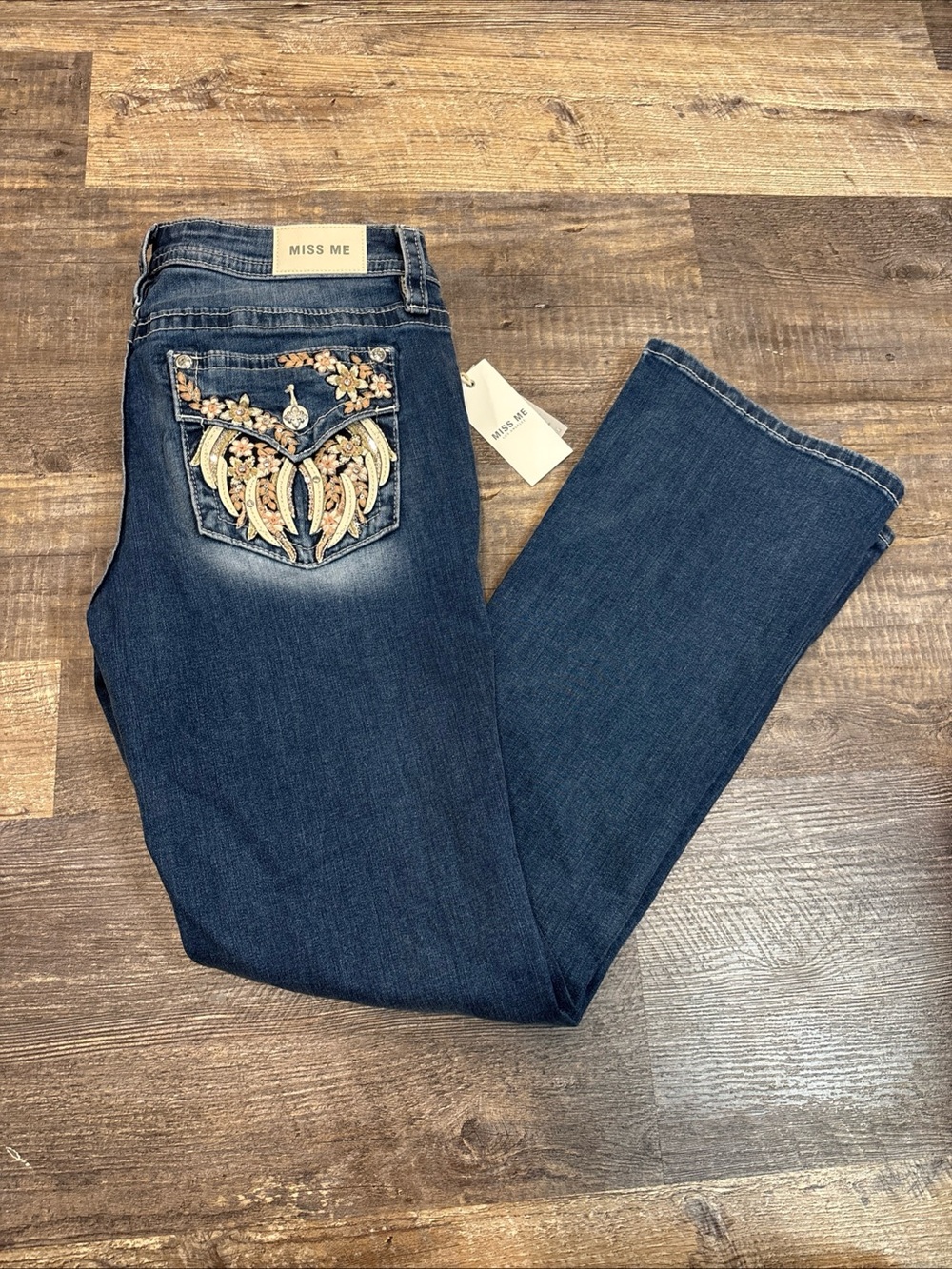 Miss Me medium-blue wash bootcut jeans size 31 NWT $134